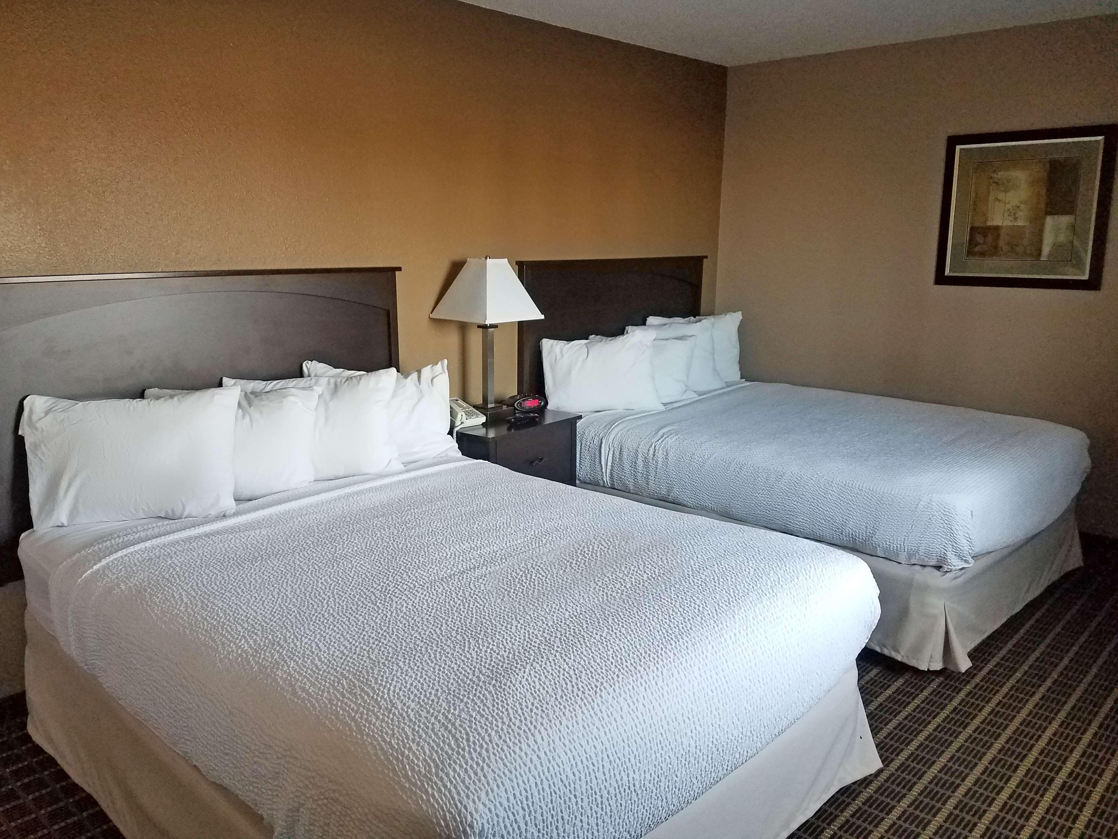 Americas Best Value Inn And Suites Bismarck Exteriör bild