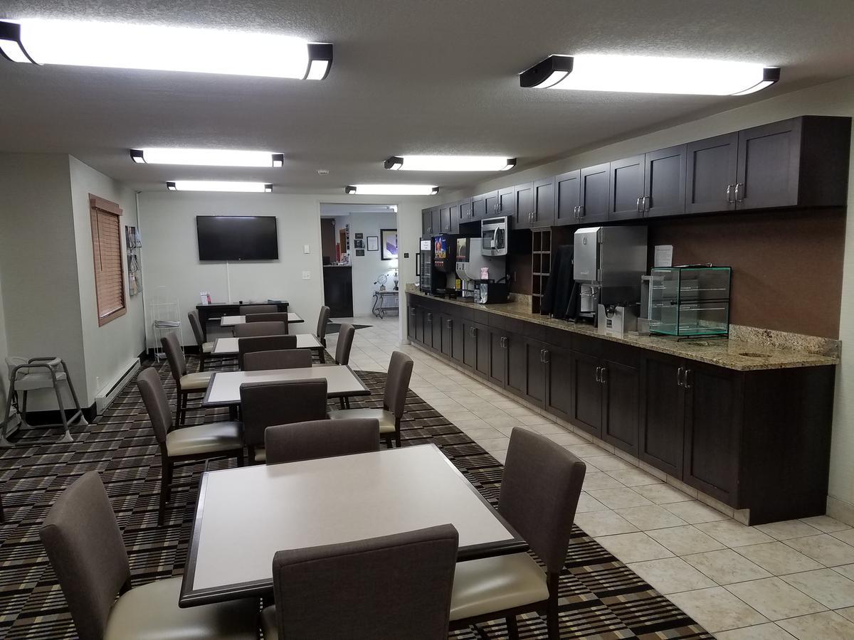 Americas Best Value Inn And Suites Bismarck Exteriör bild